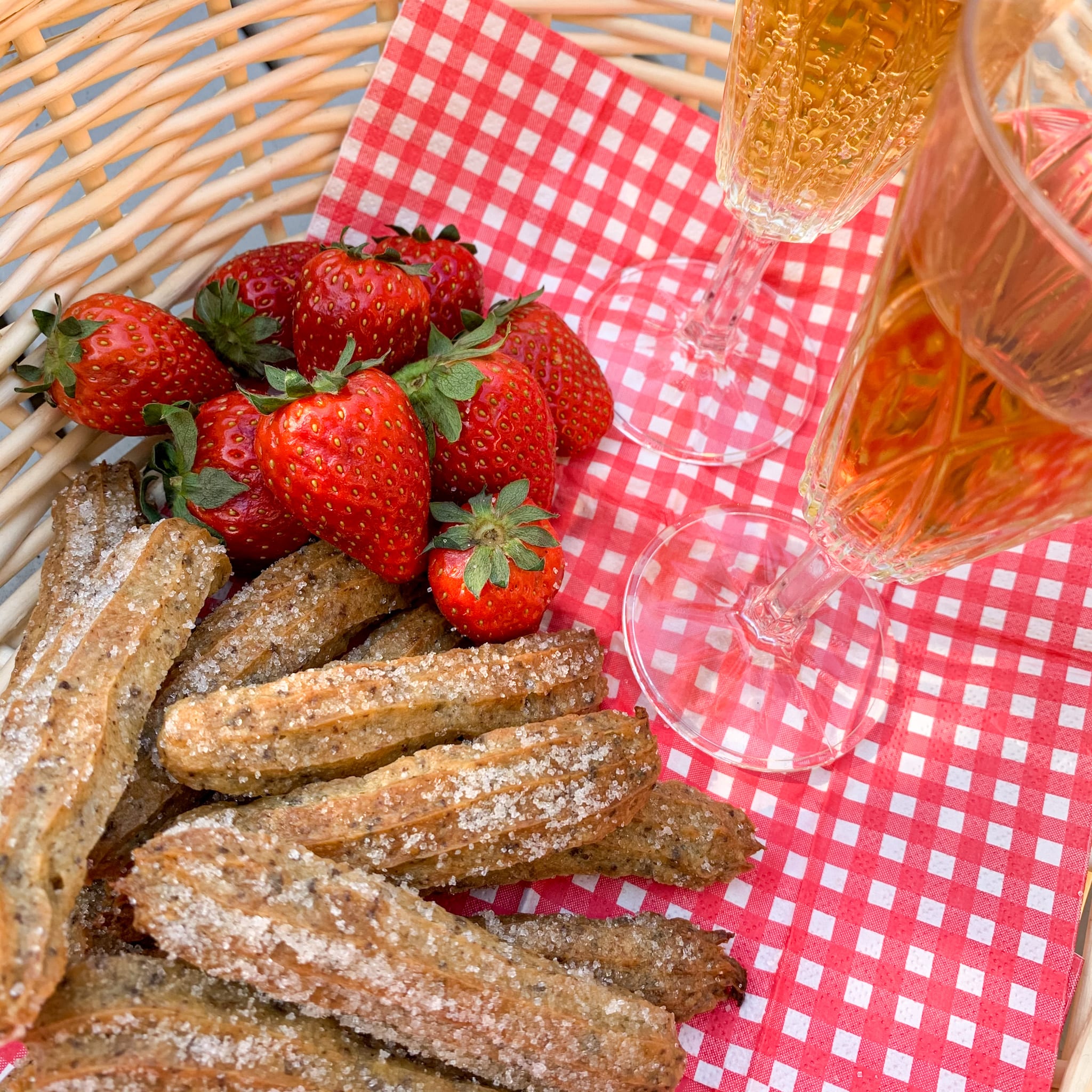 Pellavaiset churromunkit valmistuvat uunissa Churromunkit